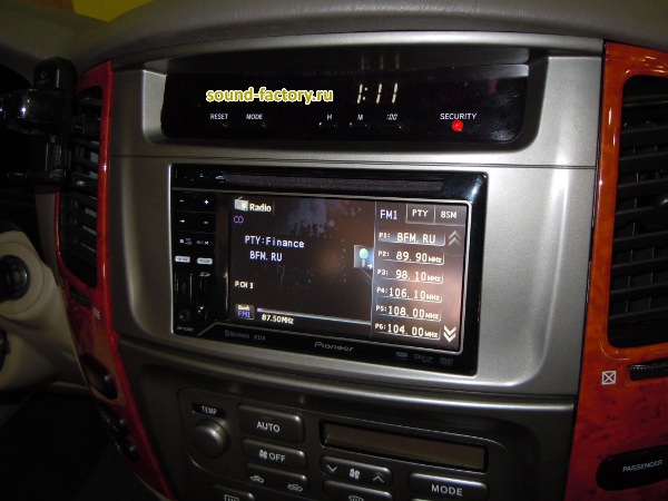 Уставновка: Автомагнитола в Toyota Land Cruiser 100 Установка: Автомагнитола в Toyota Land Cruiser 100